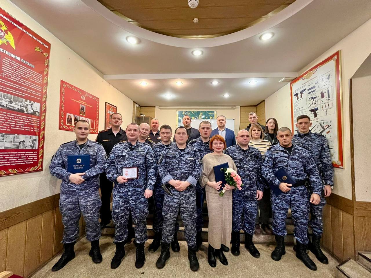 Сотрудникам Подольского отдела вневедомственной охраны вручили награды в честь профессионального праздника Сотрудникам Подольского отдела вневедомственной охраны вручили награды в честь профессионального праздника