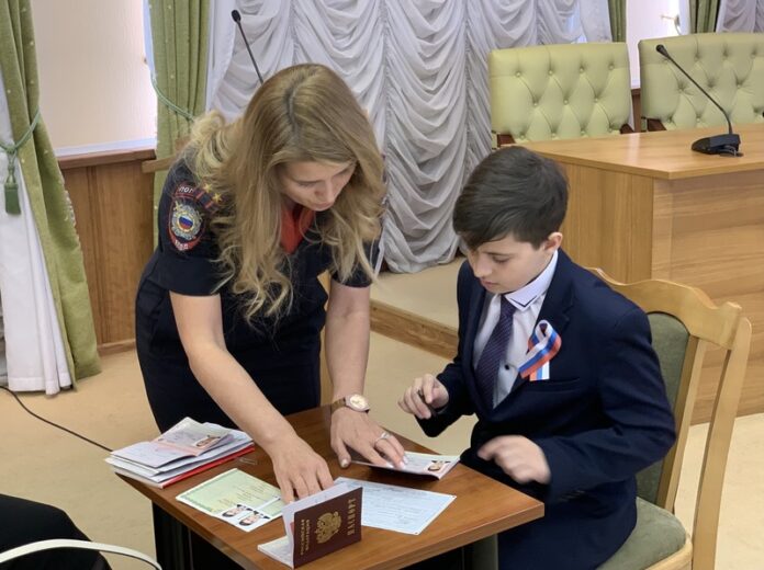 Акцию «Главный документ» провели сотрудники полиции в Подольске