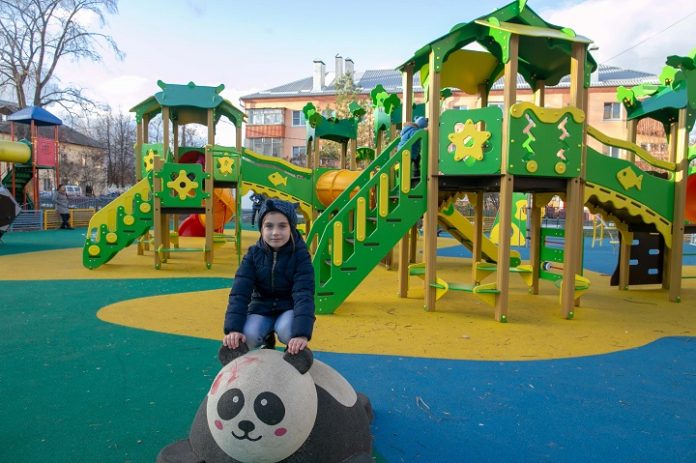 Наши дворы красивые и благоустроенные Наши дворы красивые и благоустроенные