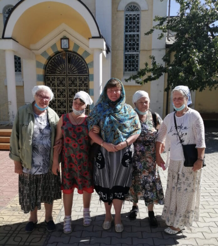 Паломническую поездку по святыням России совершили прихожане Троицкого храма