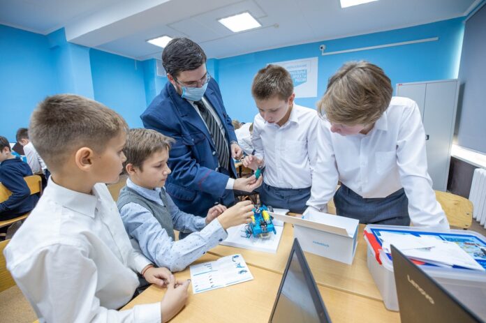 В рамках Федерального проекта «Успех каждого ребенка» в двадцати подольских школах открыты кружки дополнительного... В рамках Федерального проекта «Успех каждого ребенка» в двадцати подольских школах открыты кружки дополнительного...