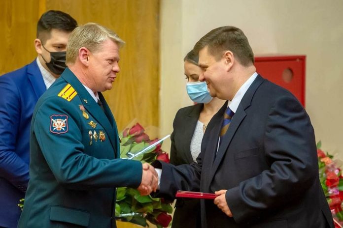 Глава округа Николай Пестов поздравил коллектив окружного военного клинического госпиталя