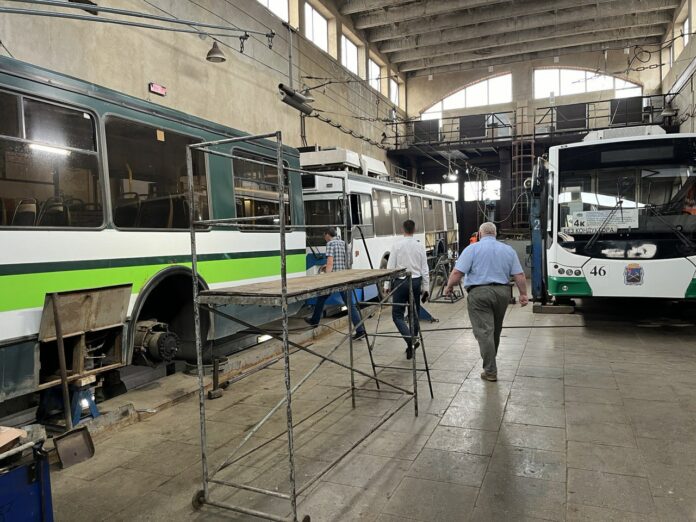 Замглавы городского округа Подольск провел осмотр троллейбусного парка