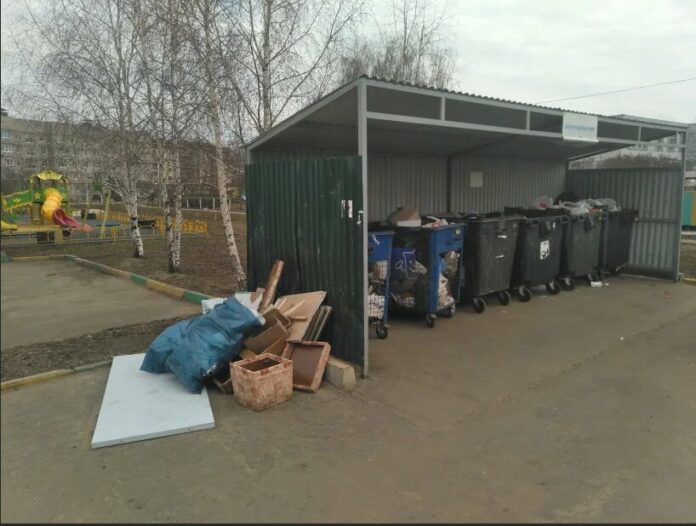 Заявки для устранения навалов на контейнерных площадках Подольска направляются в чат-бот ТКО Заявки для устранения навалов на контейнерных площадках Подольска направляются в чат-бот ТКО