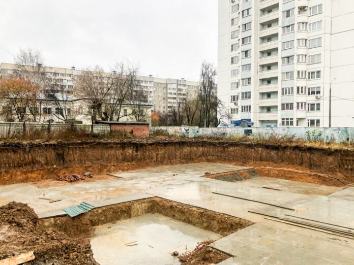 На стадии фундамента строительство детсада на Вокзальной улице Подольска На стадии фундамента строительство детсада на Вокзальной улице Подольска