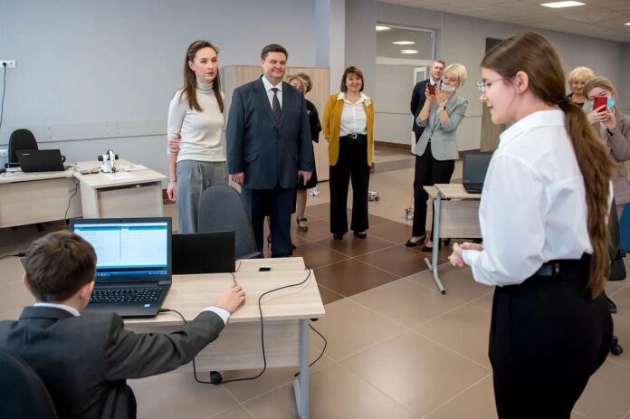 В новом корпусе школы №32 на Флотском проезде в Кузнечиках прошел первый учебный день В новом корпусе школы №32 на Флотском проезде в Кузнечиках прошел первый учебный день