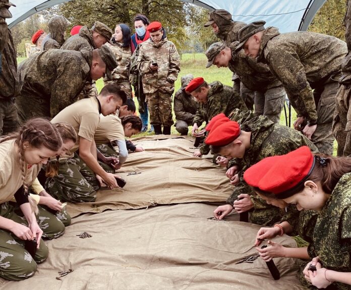 Три юнармейских команды округа завоевали призовые места во II Открытой военно-патриотической игре «Юнармия, вперед!» Три юнармейских команды округа завоевали призовые места во II Открытой военно-патриотической игре «Юнармия, вперед!»