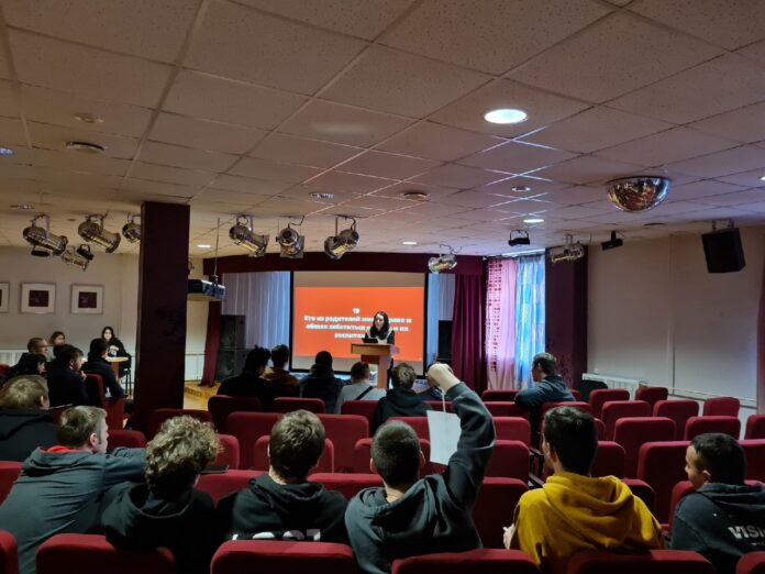 Интеллектуальная игра ко Дню Конституции РосКвиз “Права и обязанности” прошла в Подольске Интеллектуальная игра ко Дню Конституции РосКвиз “Права и обязанности” прошла в Подольске