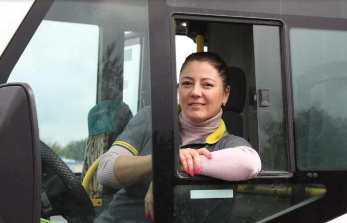 Женщины работают водителями в «Мострансавто»