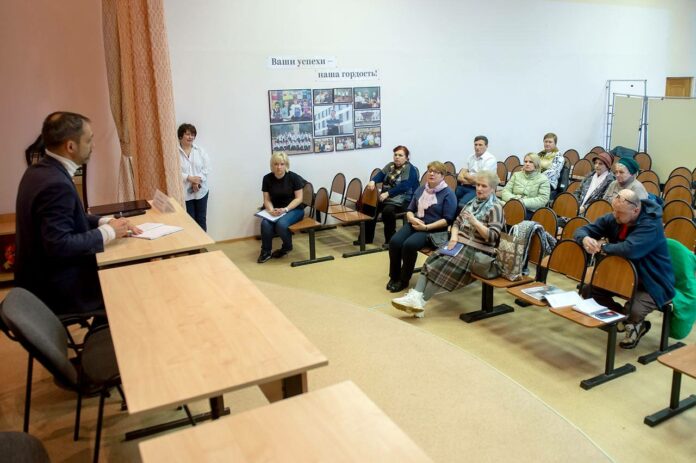 Коммунальщики ответили на вопросы жителей Ивановского Коммунальщики ответили на вопросы жителей Ивановского