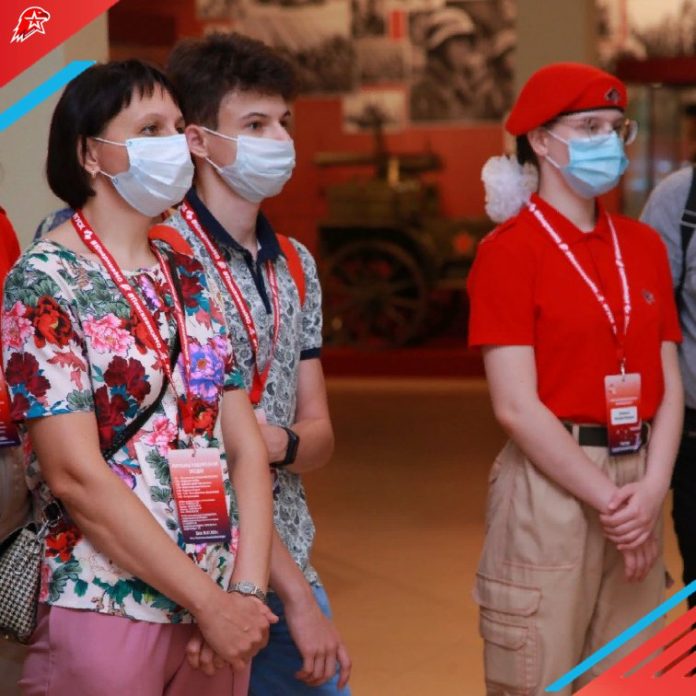 Финалисты серии патриотических конкурсов посетили музей Отечественной военной истории Финалисты серии патриотических конкурсов посетили музей Отечественной военной истории