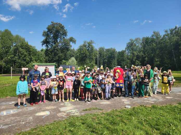 Правила пожарной безопасности напомнили детям в ДЮОЦ «Ромашка»  Правила пожарной безопасности напомнили детям в ДЮОЦ «Ромашка»