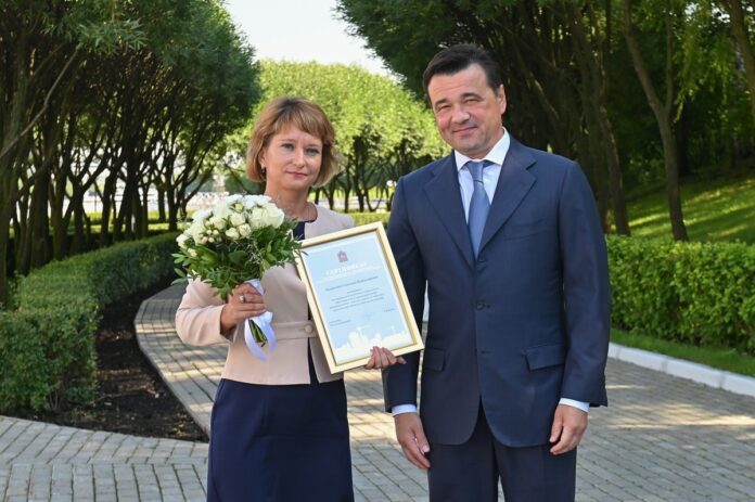 Двум воспитателям из Городского округа Подольск вручены свидетельства на право получения социальной ипотеки Двум воспитателям из Городского округа Подольск вручены свидетельства на право получения социальной ипотеки