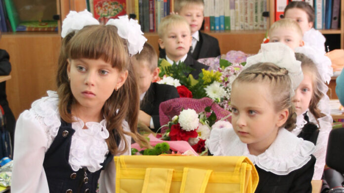 Жителям Большого Подольска разъяснили, как будут работать школы с 1 сентября