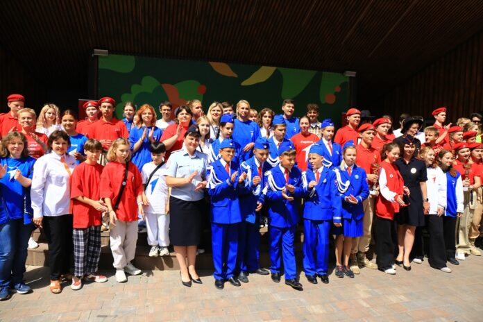 Подольские автоинспекторы, ЮИДовцы и волонтеры молодежных объединений провели в городском парке Подольска творческий фестиваль Подольские автоинспекторы, ЮИДовцы и волонтеры молодежных объединений провели в городском парке Подольска творческий фестиваль