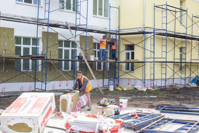 Руководитель муниципалитета проверил ход ремонтных работ в лицеях Подольска Руководитель муниципалитета проверил ход ремонтных работ в лицеях Подольска