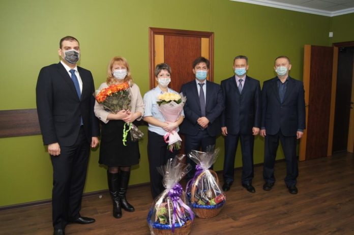 Руководство УМВД России по Городскому округу Подольск поздравили женщин с Днём матери Руководство УМВД России по Городскому округу Подольск поздравили женщин с Днём матери