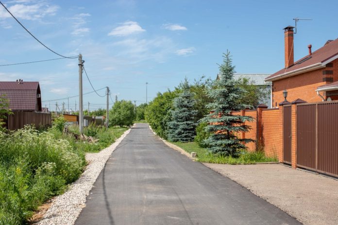 Новое асфальтобетонное покрытие уложено на 28 объектах муниципальной улично-дорожной сети в Городском округе Подольск