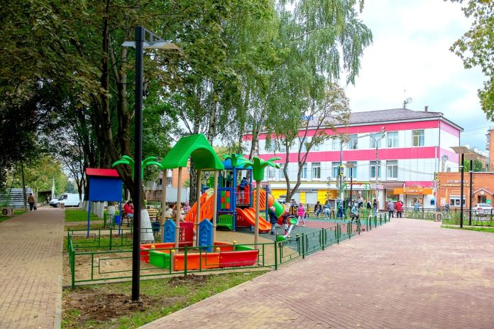 На площади Ленина в Подольске заменены плафоны уличного освещения, а на улице Пионерской завершено... На площади Ленина в Подольске заменены плафоны уличного освещения, а на улице Пионерской завершено...