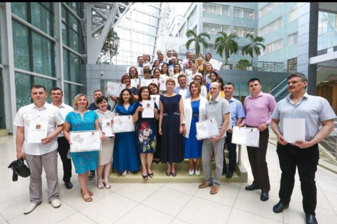 Медиков поддерживают Медиков поддерживают