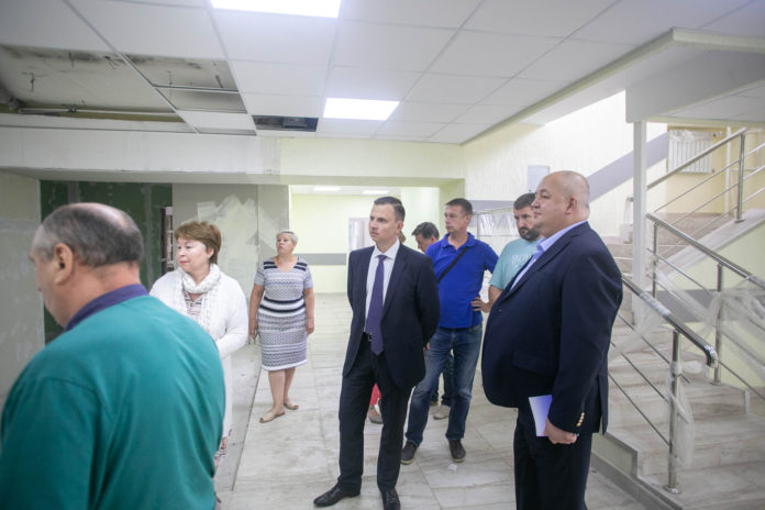 Комиссия проинспектировала ход ремонта Климовской городской больницы №2